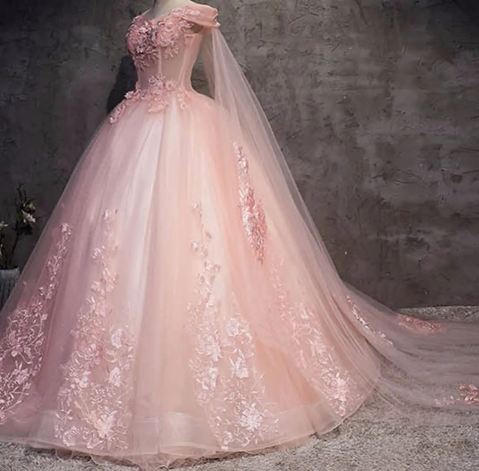 Quinceanera Dress Appliques Beading Floor-Length Pink Tulle Formal Dress